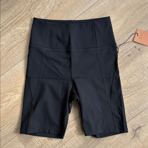 Girlfriend Collective Black High-Waisted Biker Shorts - Picture 1 of 8